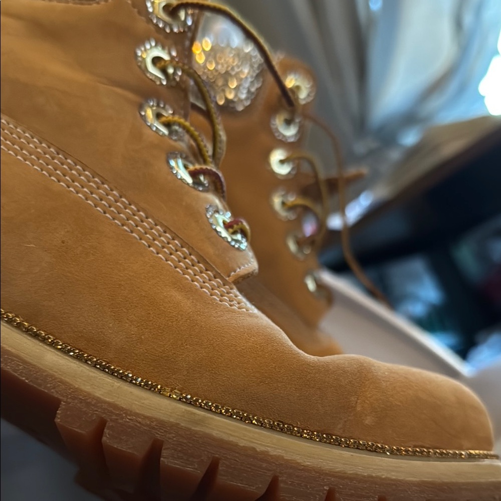 Timberland Tan Gold Combat Boots with Glitter Collar - Picture 6 of 6